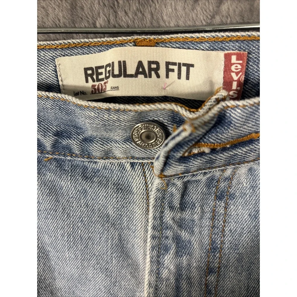 Levis 505 RegularFit Jeans Mens 40x29 Light Wash Blue Straight Leg Denim505-0216